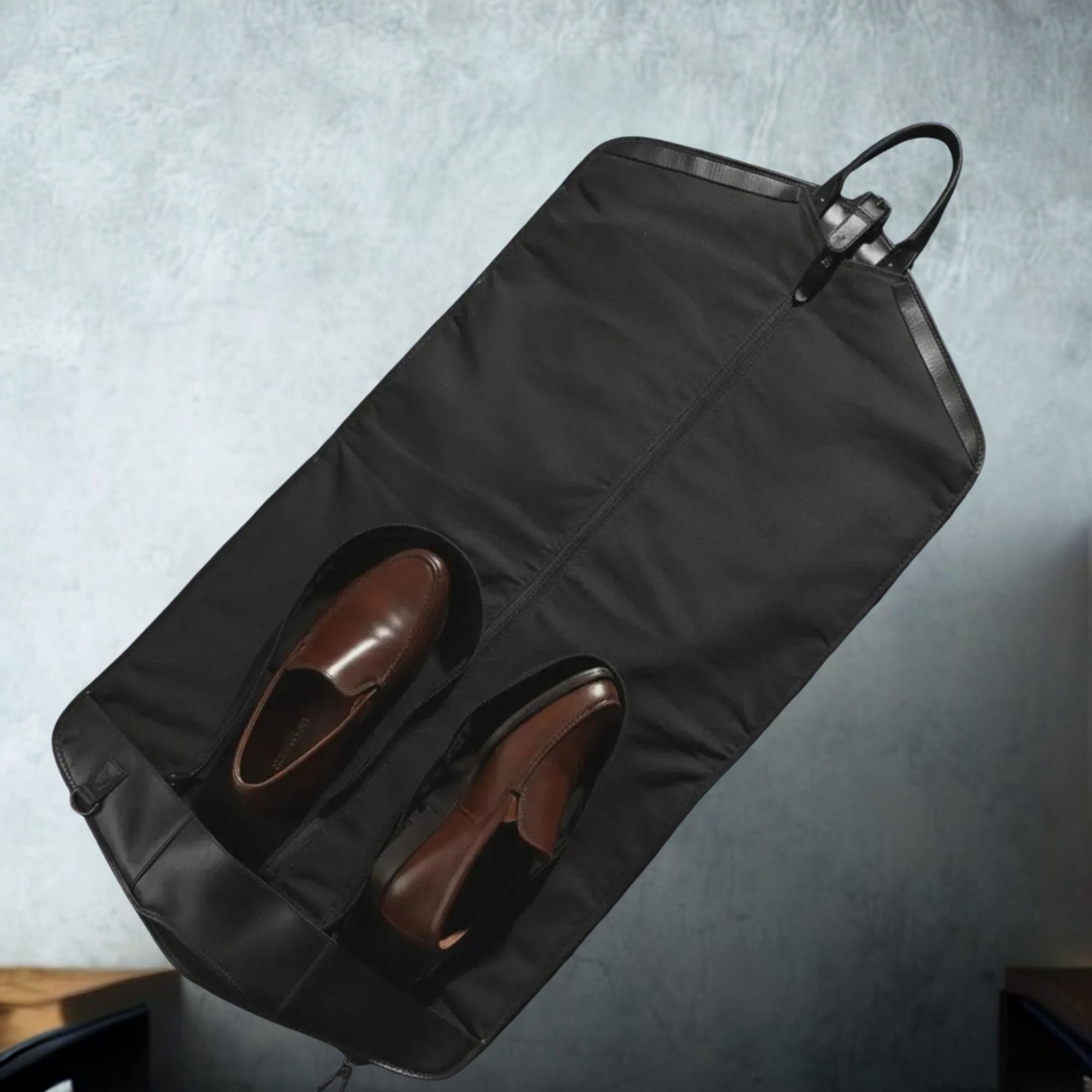 Genuine Leather Garment Bag - Luxury Suit Carrier for Travel | Treven Leather
