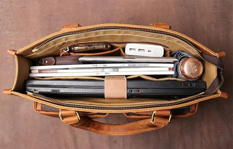 THE DAGMAR LEATHER MESSENGER BAG